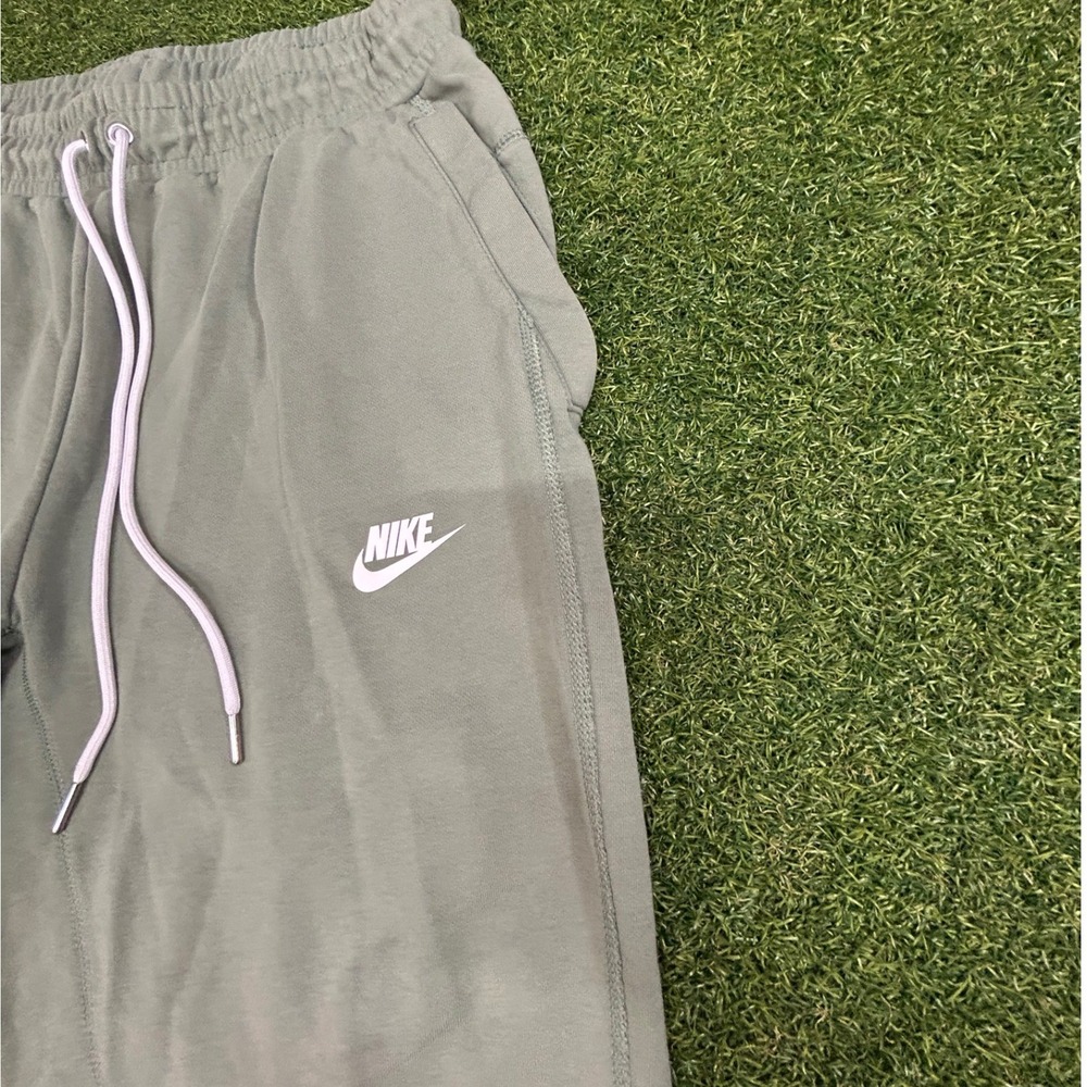 Nike Sportswear Joggers Mens Medium Sage Green Fleece Sweatpants CZ9942-387 - Picture 3 of 9